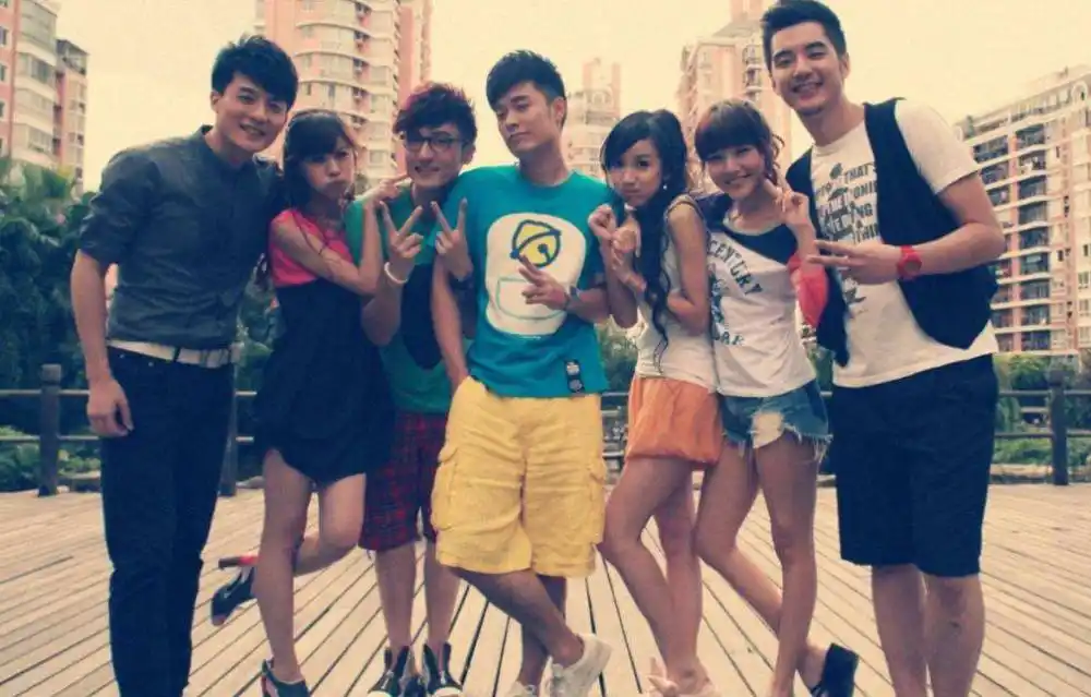 爱情公寓5拍摄杀青关谷父亲现身秦羽墨再次回归